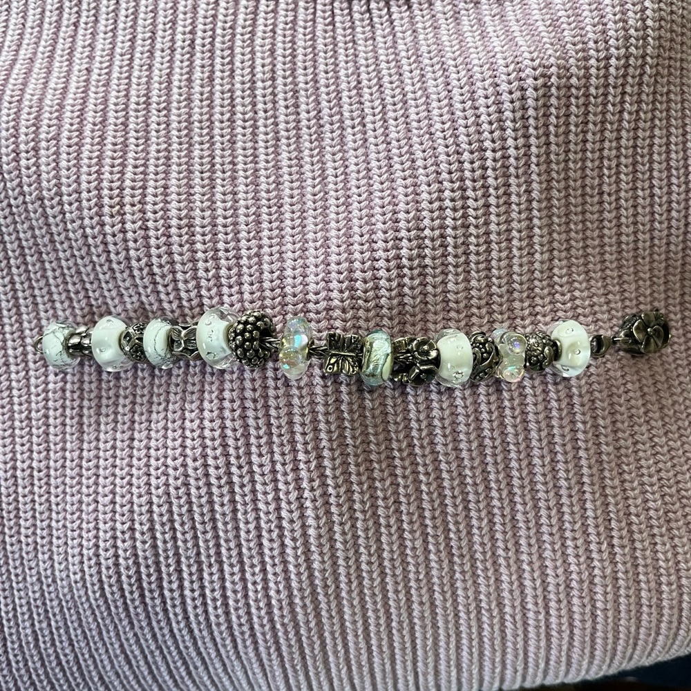 Troll bracelet